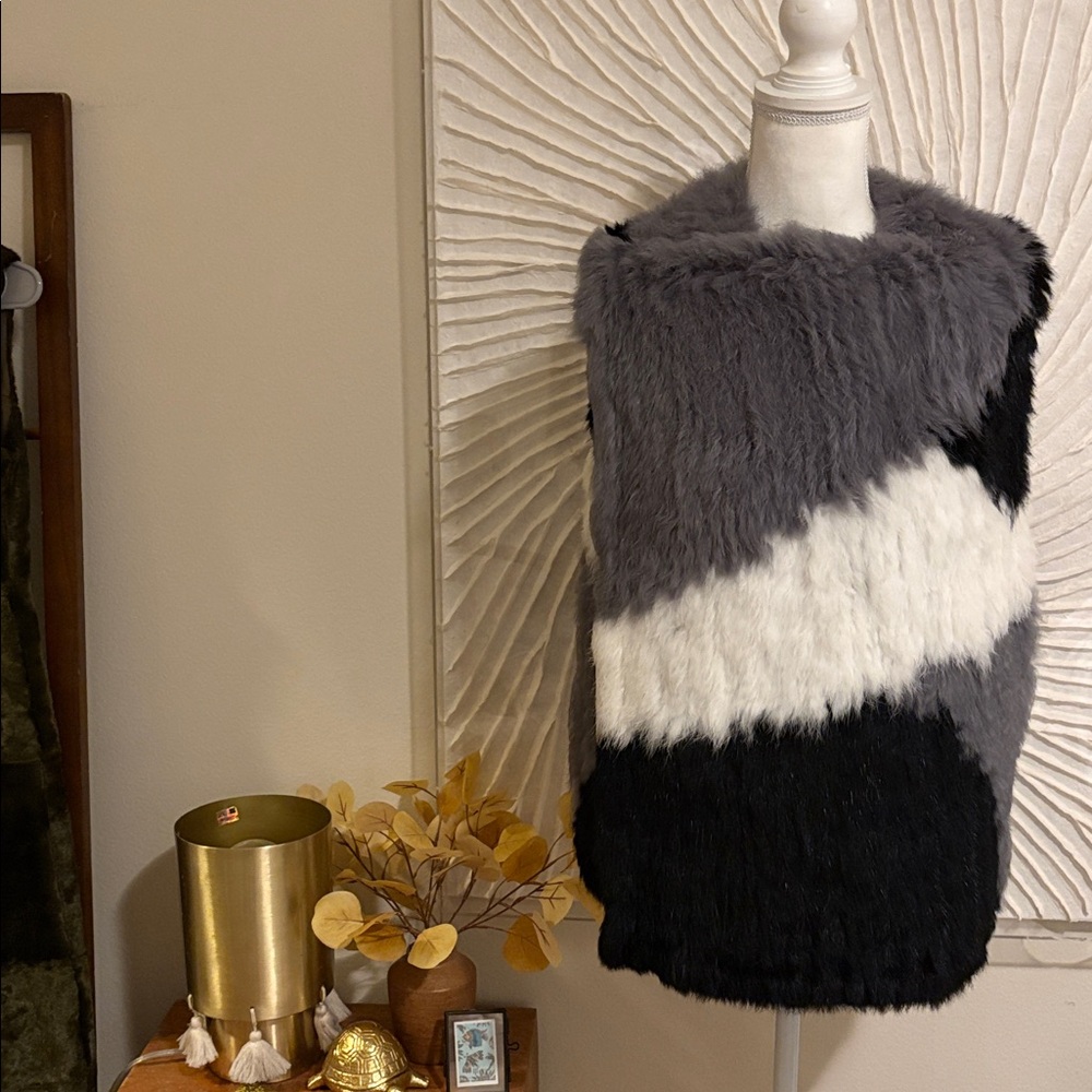 100% Rabbit Fur & Cashmere Bloomingdale’s Top/Vest - Picture 3 of 13